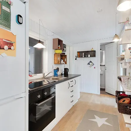 Peaceful And Cosy For 3 Guests Surrounded By Forest Near Fuglslev *