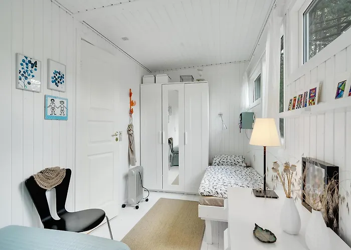 Peaceful And Cosy For 3 Guests Surrounded By Forest Near Fuglslev Dom wakacyjny Ebeltoft