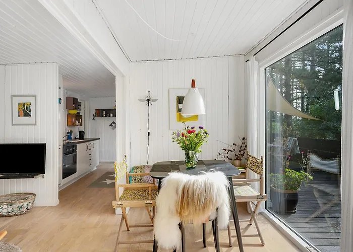 Peaceful And Cosy For 3 Guests Surrounded By Forest Near Fuglslev Ebeltoft