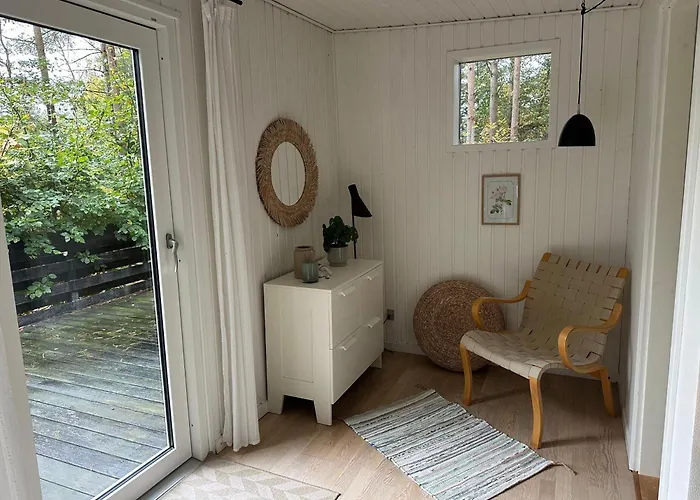 Dom wakacyjny Peaceful And Cosy For 3 Guests Surrounded By Forest Near Fuglslev *